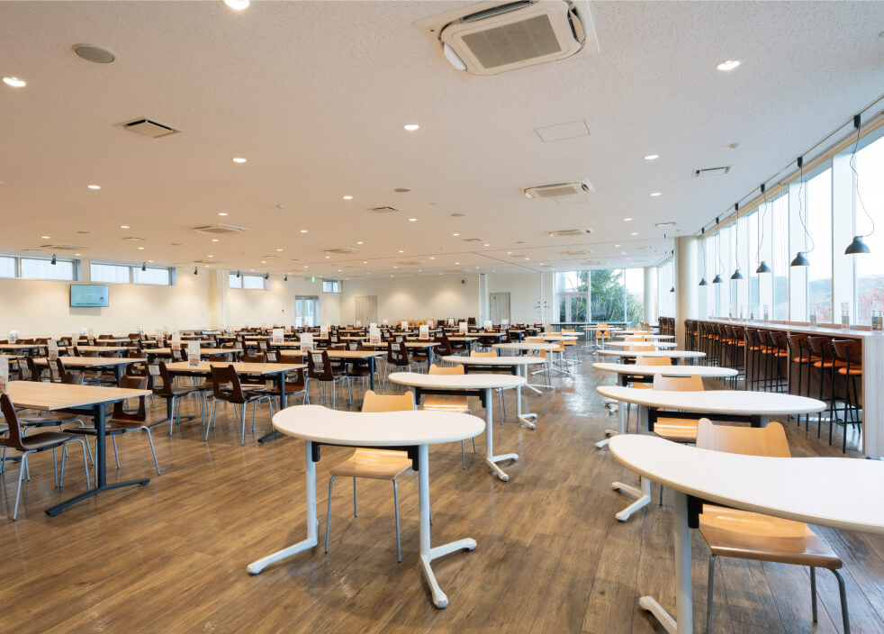 社員食堂でヘルシー定食の提供